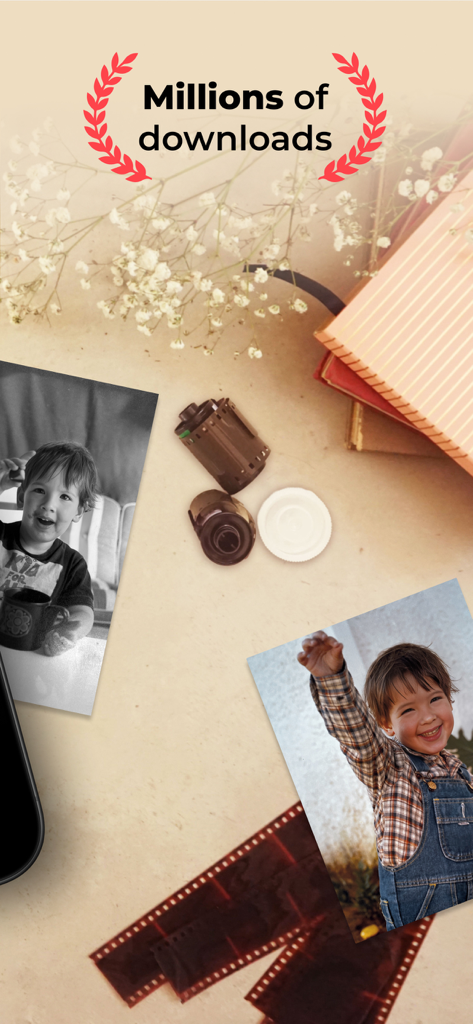 Graphique promotionnel pour l'application de numérisation de photos Photomyne montrant des millions de téléchargements avec des photos de famille vintage et des pellicules