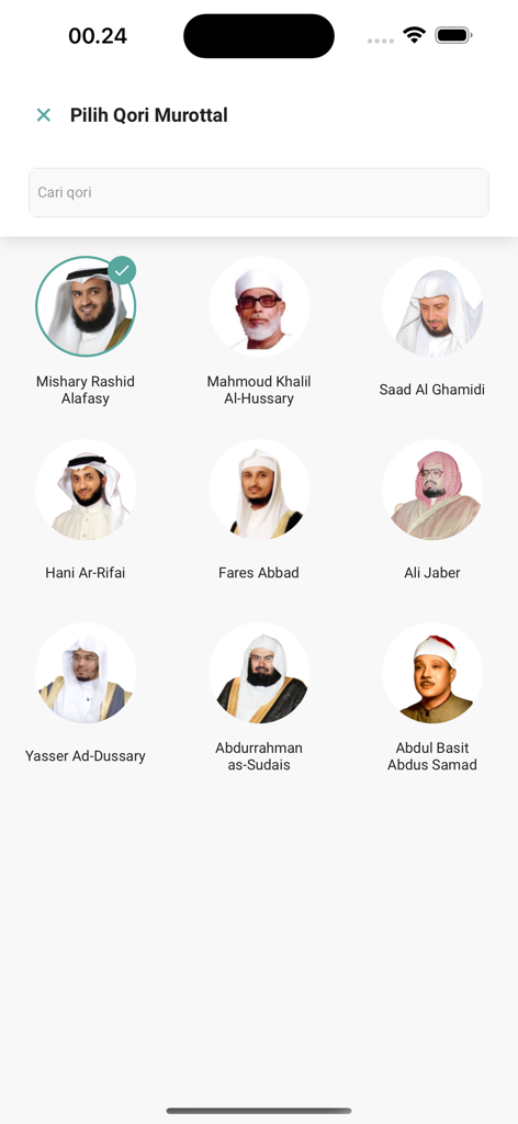Islampedia app screen showing a selection of famous Quran reciters like Mishary Rashid Alafasy and Saad Al Ghamidi