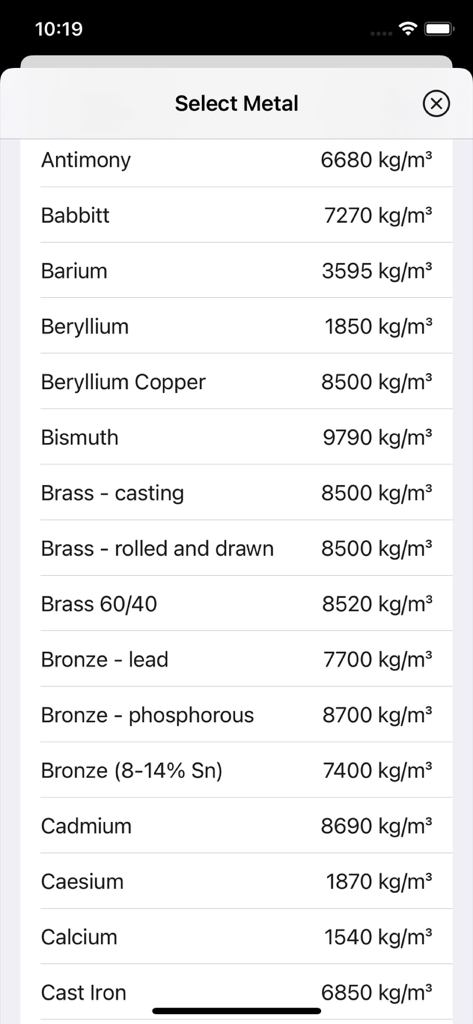 Un menu dans l'application Metal Calculator Plus montrant une liste de métaux et d'alliages avec leurs valeurs de densité correspondantes en kg par mètre cube.