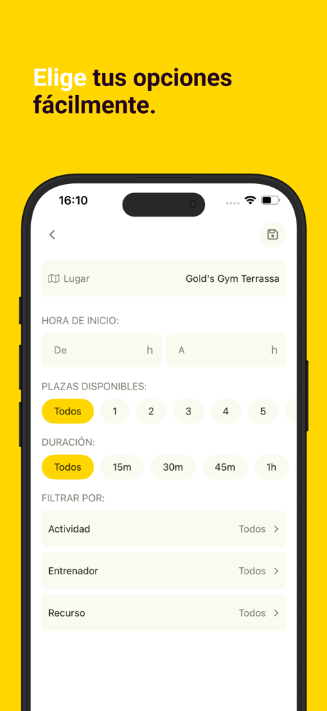 Interface of Gold's Gym España app showing class booking filters for activity trainer and duration