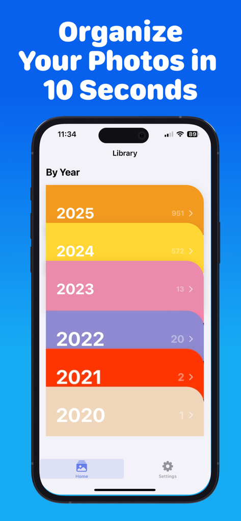 PixSwipe: Photo Delete Swipe - Interfaz de la aplicación PixSwipe que muestra la biblioteca de fotos organizada por categorías de años