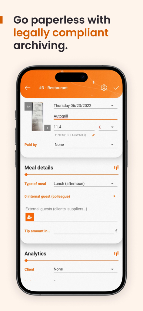 スキャンされたレシートと食事の詳細を含むレストランの経費入力を表示するN2Fアプリのインターフェース
