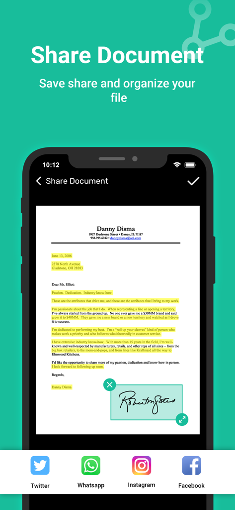 Cam Scanner - Doc Scan - Écran d'application mobile montrant un document signé avec des options de partage pour les applications de médias sociaux comme Twitter et WhatsApp