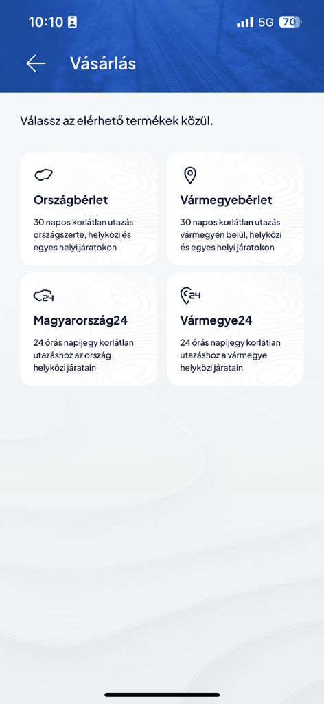 MÁV+ - Schermata di acquisto dell'app mobile MÁV+ che mostra le opzioni per gli abbonamenti di viaggio nazionali e conteali ungheresi.