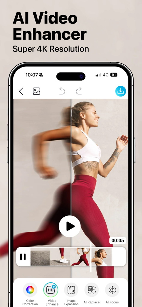 YouCam Enhance: Photo Enhancer - App YouCam Enhance che mostra un confronto a schermo diviso del miglioramento video AI da sfocato a risoluzione 4K