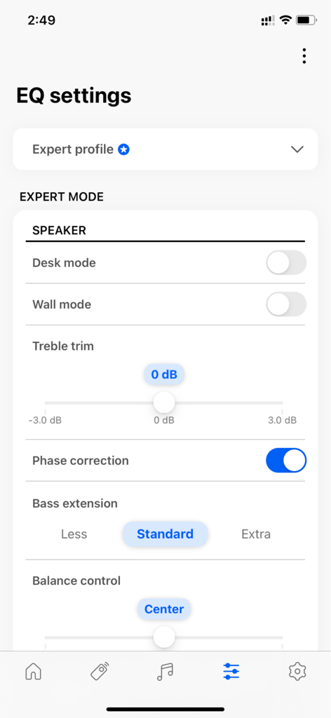 KEF Connect - Interface of the KEF Connect app displaying expert EQ settings for speaker sound optimization