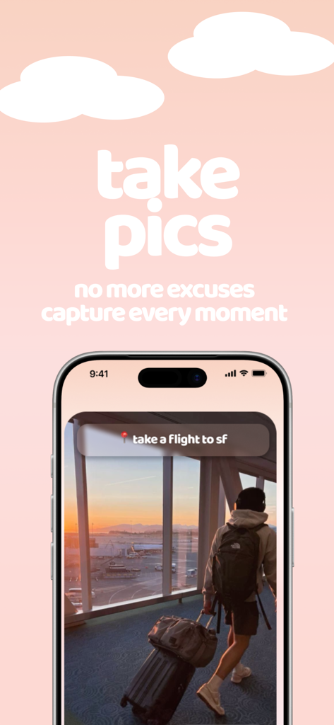 Une capture d'écran de l'application Brochi montrant un souvenir de liste d'envies de voyage d'une personne à l'aéroport au coucher du soleil.