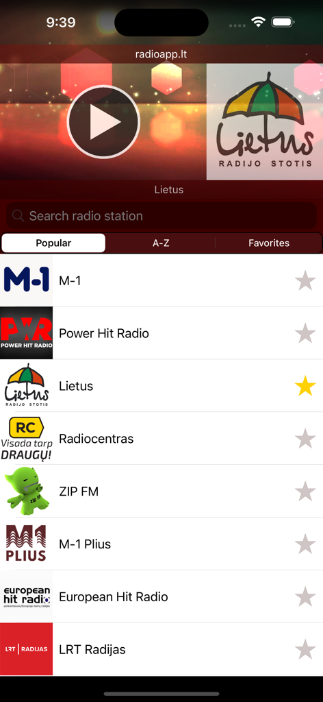 Radio LT: Lietuvos radijas - Benutzeroberfläche der Radio LT App, die eine Liste beliebter litauischer Radiosender wie M-1 und Lietus zeigt