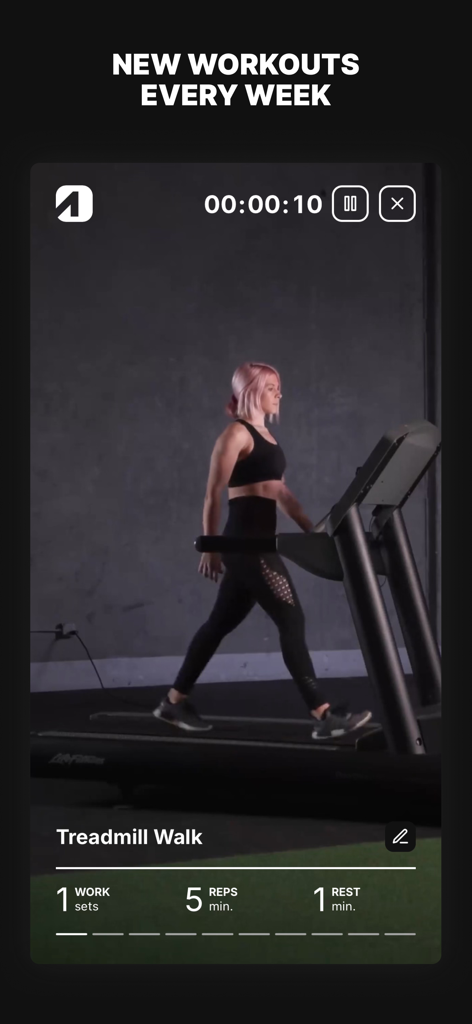 One Fitness App - Interfaccia dell'app One Fitness che mostra una sessione di allenamento di camminata sul tapis roulant.