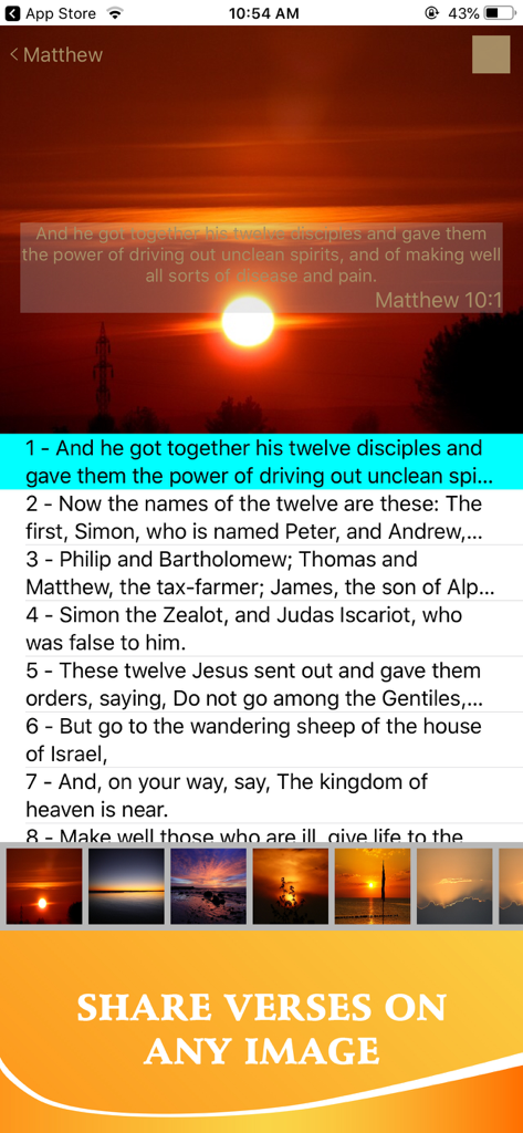 Bible In Basic English - BBE - Interfaz de la aplicación Biblia en Inglés Básico que muestra cómo compartir versículos de las Escrituras sobre una imagen de fondo de atardecer