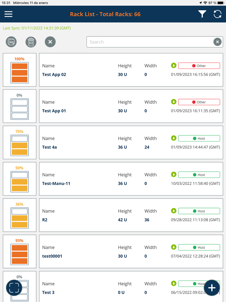 Vista del panel de la aplicación BAC Builder que muestra una lista de racks de servidores gestionados con detalles de ocupación y unidades.