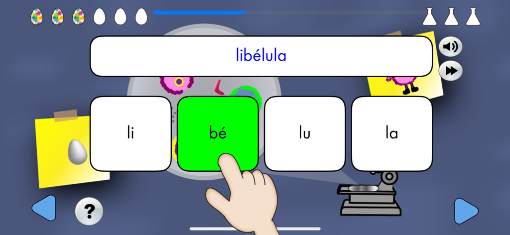 単語 'libelula' の音節分割練習。強勢音節が緑色でハイライトされています。