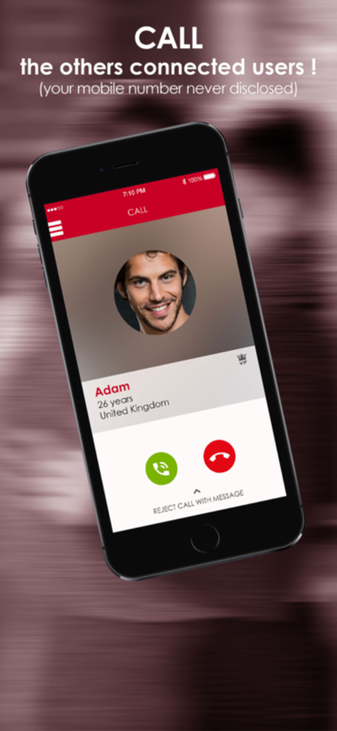 Smartphone-Bildschirm zeigt die anonyme Sprachanrufoberfläche auf der CYBERMEN schwulen Dating-App