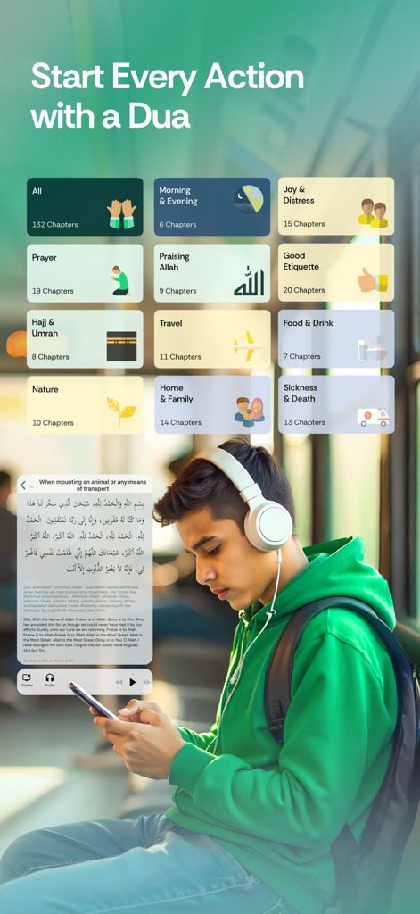 Um jovem com fones de ouvido usando o aplicativo Muslim Pro para ler Duas diárias durante seu trajeto