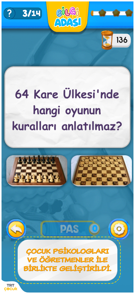 A Turkish language educational trivia question on the TRT Bilgi Adasi app showing a chess board and checkers board as options.