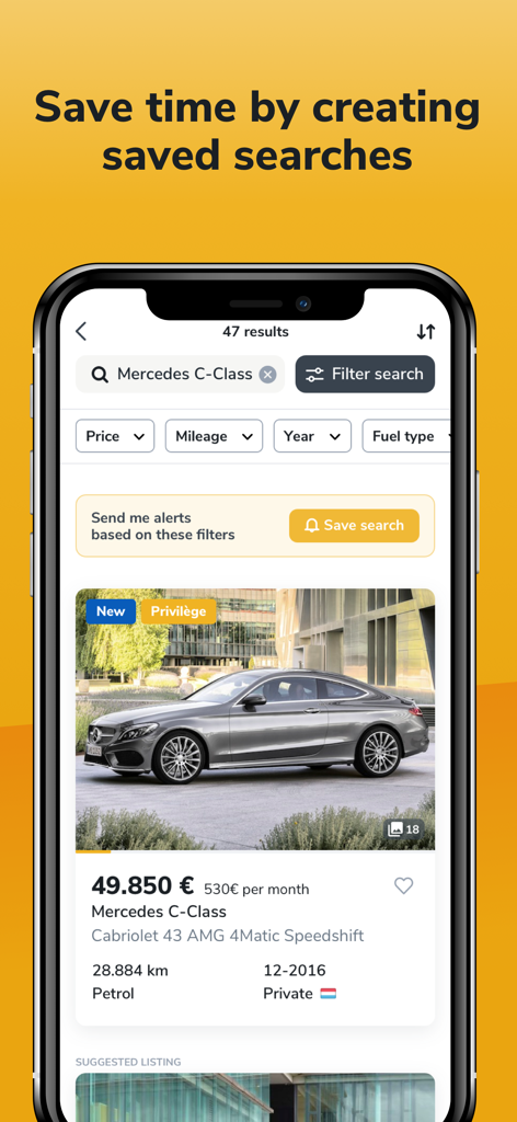 Interfaz de la aplicación móvil Luxauto mostrando resultados de búsqueda de coches para un Mercedes Clase C con opción de guardar la búsqueda