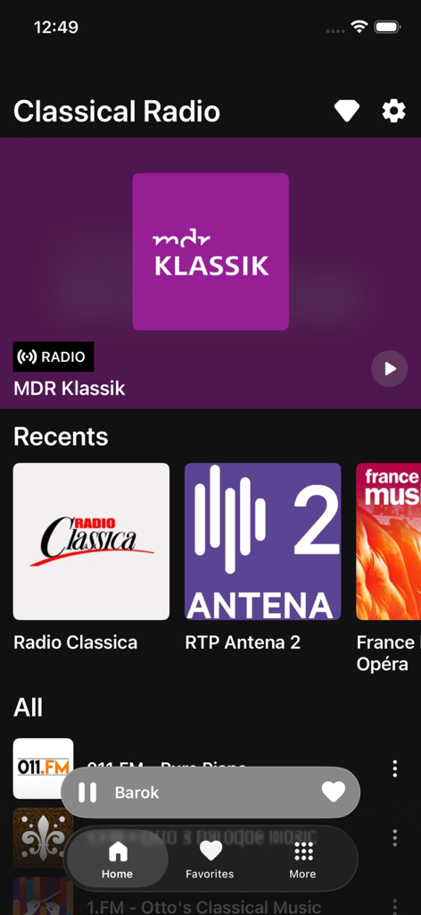 Classical Radio - Enjoy Music - クラシックラジオアプリのホーム画面。様々な音楽ステーションと最近再生されたチャンネルが表示されています。