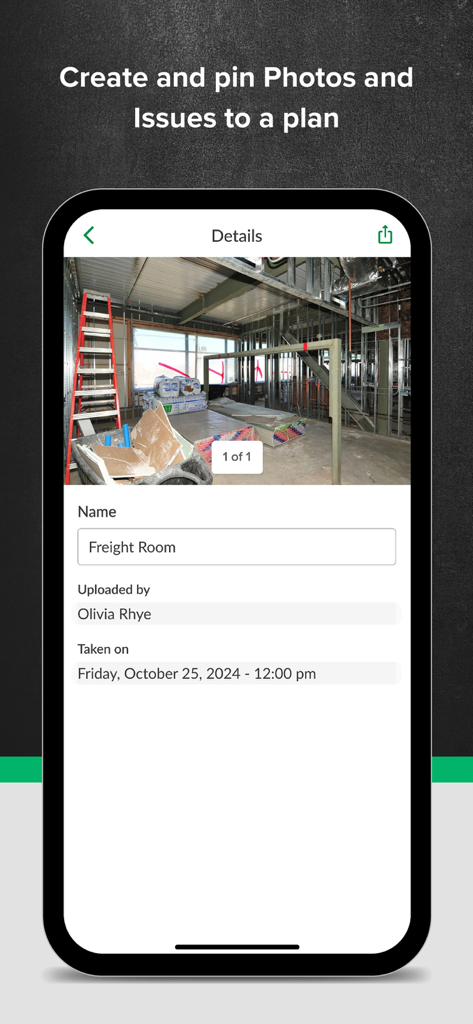 Interfaz de la aplicación STACK Construction que muestra detalles de fotos del sitio y funcionalidad de fijación.