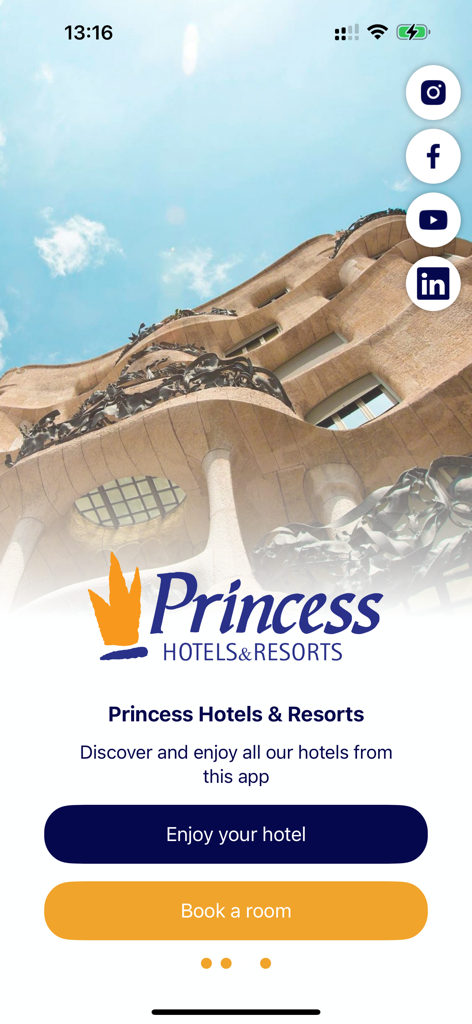 Princess Hotels & Resorts - Pantalla de bienvenida de la aplicación móvil Princess Hotels and Resorts con opciones para reservar una habitación o disfrutar de los servicios del hotel