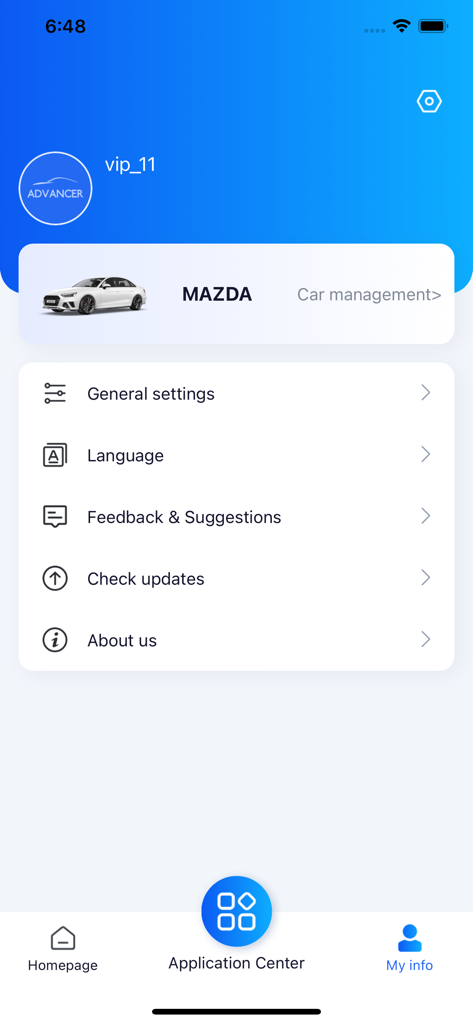 Advancer AD20 App-Bildschirm mit Benutzerprofilinformationen und Fahrzeugverwaltung für ein Mazda-Auto.