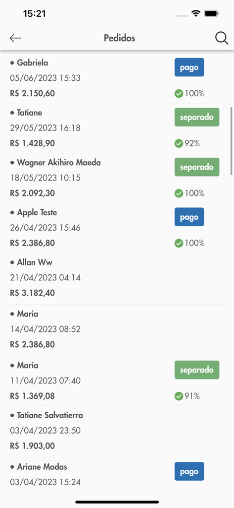 Vesti Vendas - Lista de pedidos de vendas B2B mostrando nomes de clientes, datas, valores e status de cumprimento dentro do aplicativo Vesti Vendas.