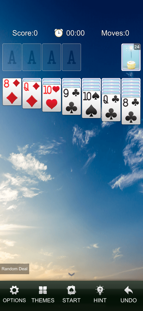 Solitaire - Klondike Games - Interfaz del juego móvil Clásico Solitario Klondike con cartas ampliadas y fondo de cielo