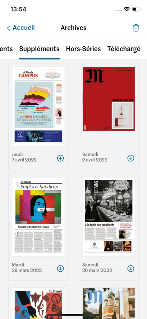 様々なダウンロード可能な補足記事や雑誌版を表示するル・モンドアプリのアーカイブセクション