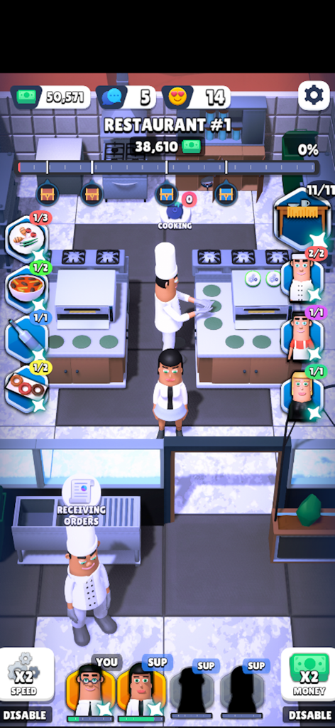 Vista del juego de Restaurant Simulator Online mostrando chefs y personal en un entorno de cocina 3D