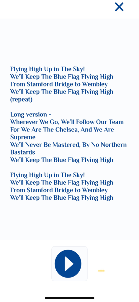 Chelsea FanChant - 플레이 버튼이 있는 첼시 팬 응원가 We'll Keep The Blue Flag Flying High 가사를 표시하는 모바일 앱 화면