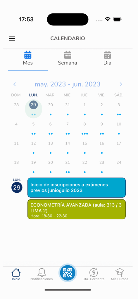 Una pantalla móvil mostrando el calendario académico en la app UADE Webcampus con horarios de clase y fechas de inscripción a exámenes