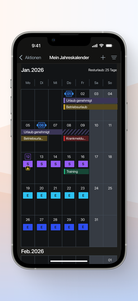 ATOSS Staff Center - Aplicación móvil ATOSS Staff Center que muestra un calendario mensual con turnos programados y ausencias aprobadas.