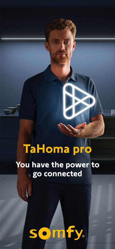 TaHoma pro by Somfy - Un installatore professionista con un logo TaHoma pro luminoso e lo slogan Hai il potere di connetterti
