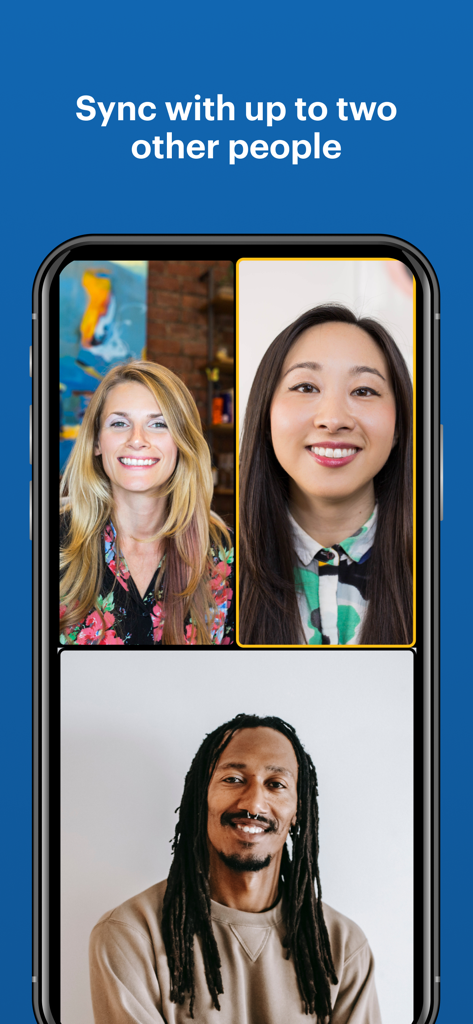 Telehealth by SimplePractice 앱 인터페이스에서 3자 그룹 화상 세션을 보여주는 모바일 화면