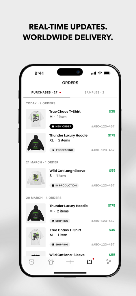 Tela de gerenciamento de pedidos no aplicativo FLYP mostrando o status de produção e envio em tempo real de roupas personalizadas.