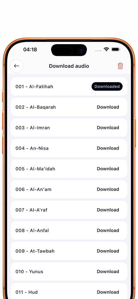 Interface de download de áudio mostrando uma lista de Suratas do Alcorão para audição offline