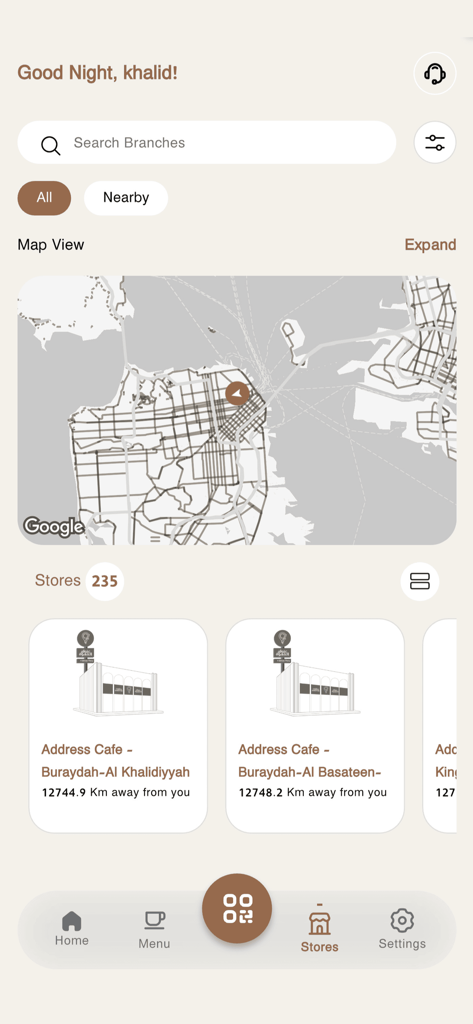 Schermata del localizzatore di negozi dell'app Address Cafe con mappa e filiali di caffè nelle vicinanze