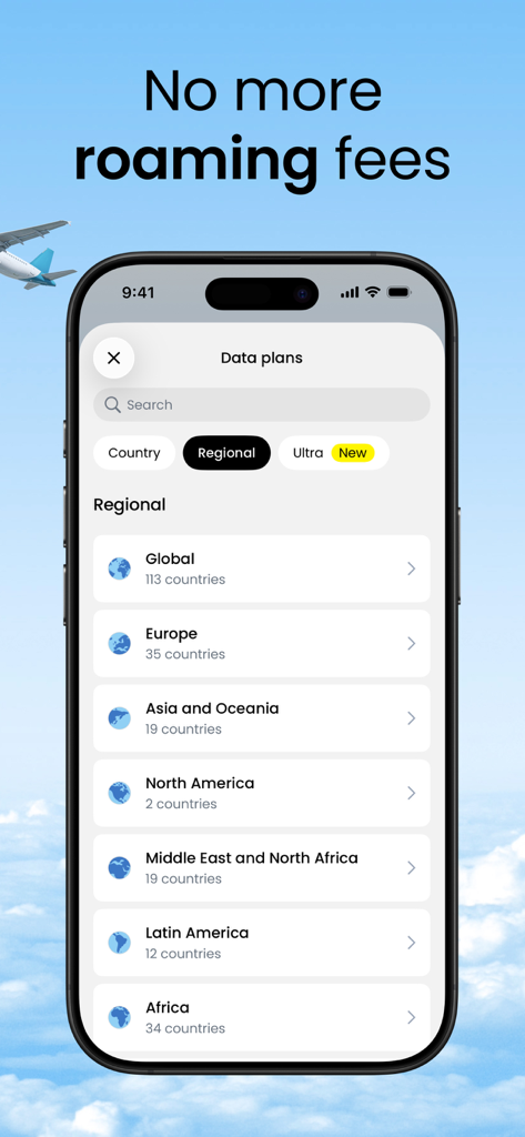 Interface de l'application Saily affichant des forfaits de données eSIM régionaux pour divers continents comme l'Europe et l'Asie