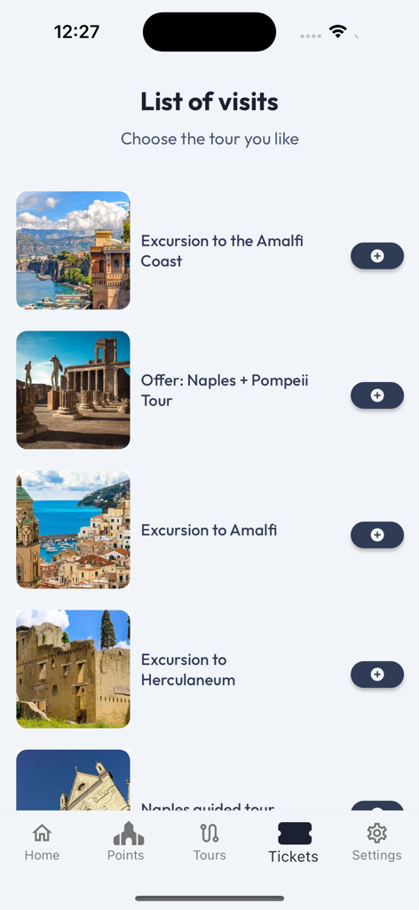 Pantalla de la aplicación Visita y Guía de Pompeya que muestra una lista de visitas turísticas para la Costa Amalfitana, Nápoles y Herculano