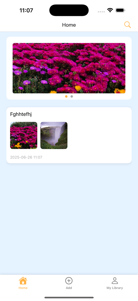 Growmemo - 정리된 사진 앨범과 탐색 탭을 표시하는 Growmemo 앱의 홈 화면.