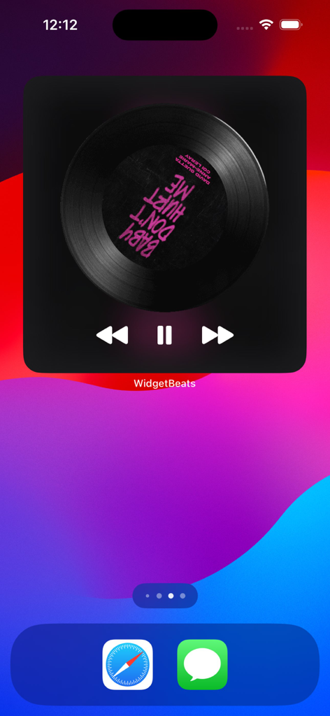 WidgetBeats: Music Widget - Widget de música WidgetBeats com uma estética de disco de vinil giratório em uma tela de início do iPhone