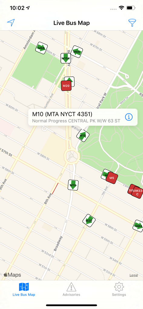 BusBus NYC - Mappa di tracciamento autobus in tempo reale che mostra le posizioni degli autobus MTA a New York City con frecce direzionali e numeri di linea.