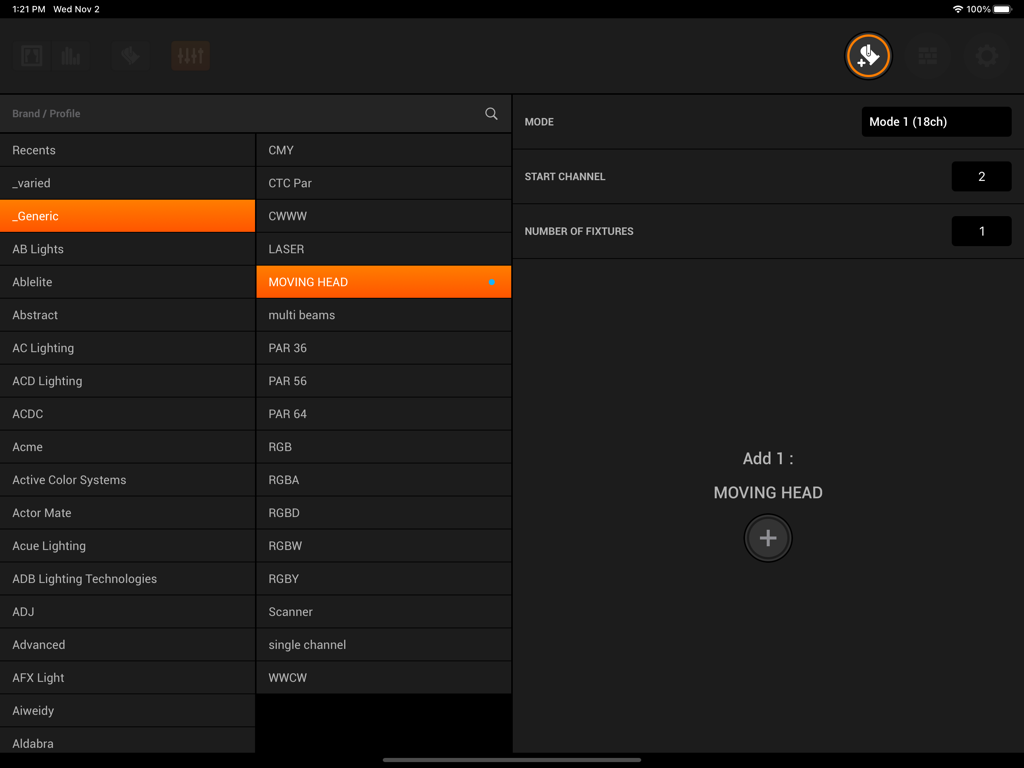 Interfaz de la aplicación Light Rider que muestra la biblioteca de dispositivos de iluminación DMX y la pantalla de configuración.