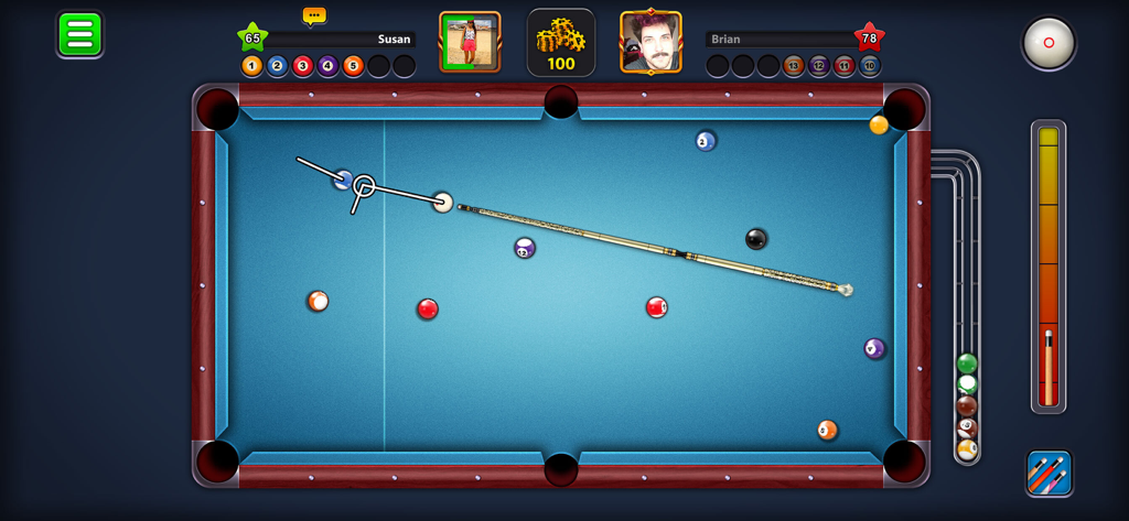 Jugabilidad de 8 Ball Pool mostrando una partida competitiva en una mesa azul
