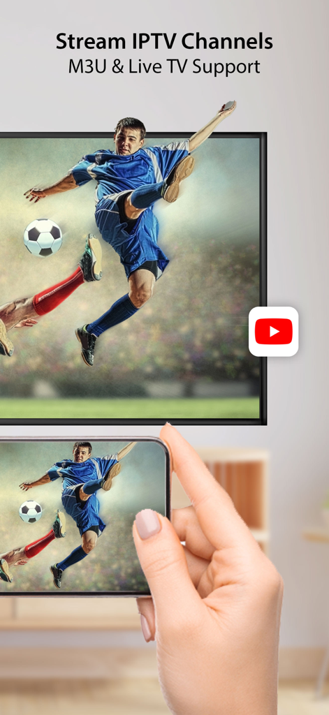 Screen Mirroring • Cast to TV - Mão segurando um smartphone transmitindo uma partida de futebol ao vivo para uma tela de smart TV usando o aplicativo de espelhamento de tela.