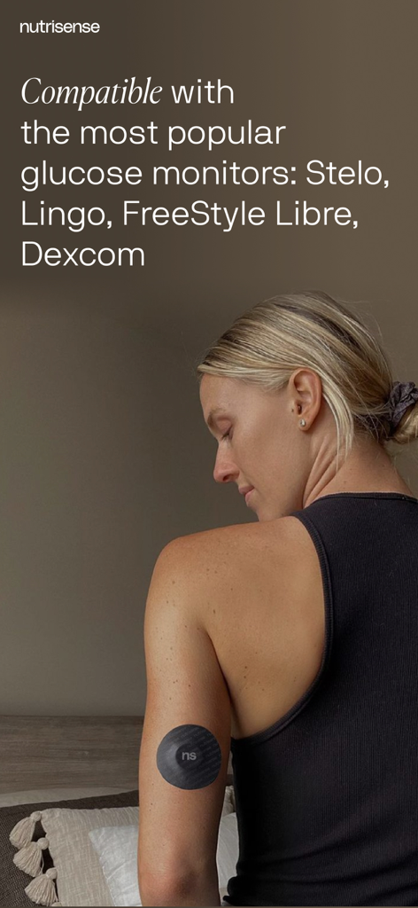 Uma mulher usando um sensor de monitoramento contínuo de glicose em seu braço com texto destacando a compatibilidade com dispositivos populares