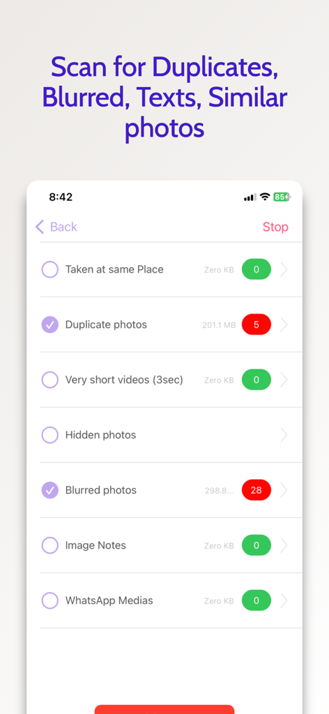 duplicate photos fixer - clean - 앱 인터페이스가 중복 사진, 흐릿한 이미지, 이미지 메모를 정리하여 공간을 확보하는 스캔 카테고리를 보여줍니다.