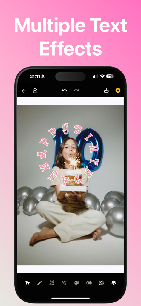 Background Text-AI Text Editor - Ein Smartphone-Bildschirm, der die Hintergrund Text App mit rosa, gekrümmten Text um ein Kind auf einem Geburtstagsfoto anzeigt.
