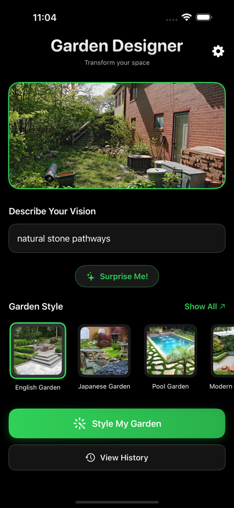 Garden Design: AI Planner - Interfaz de la aplicación Planificador IA de Diseño de Jardines mostrando una foto de un patio trasero y opciones de estilo de jardín como jardines ingleses y japoneses