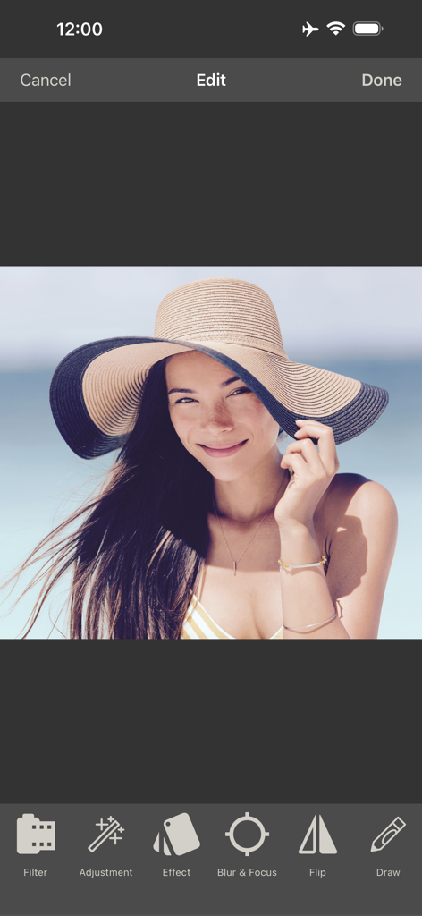 Photo Collage Maker & Printer - Interfaz móvil que muestra herramientas de edición de fotos como filtros y efectos para crear un collage