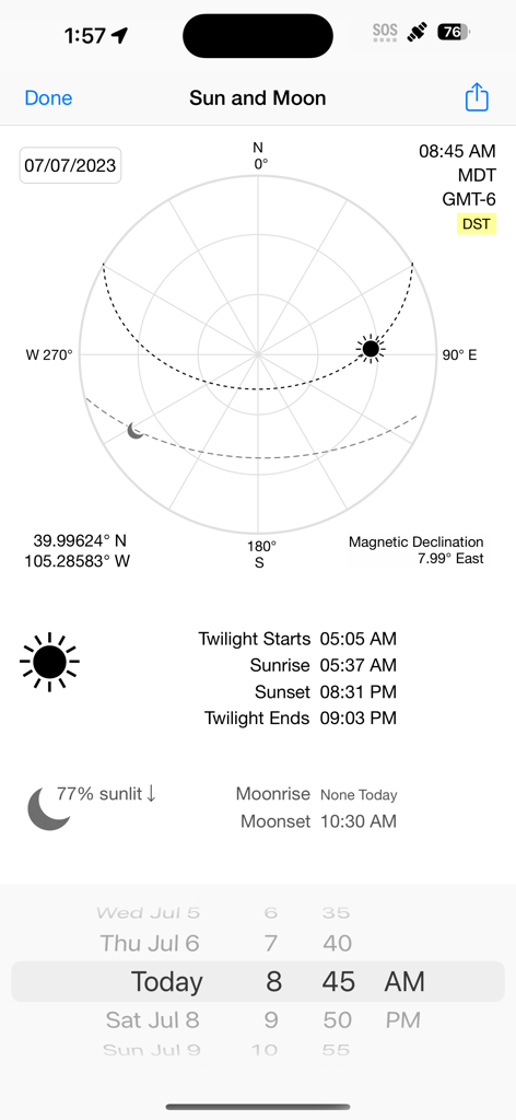 iHikeGPS : Classic Topo Maps - Pantalla de la aplicación iHikeGPS que muestra posiciones del sol y la luna, horarios de salida y puesta del sol, coordenadas y declinación magnética.